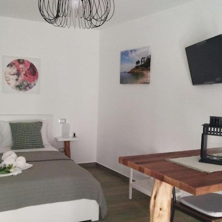 Casa Vacanze Green House تيراسيني المظهر الخارجي الصورة