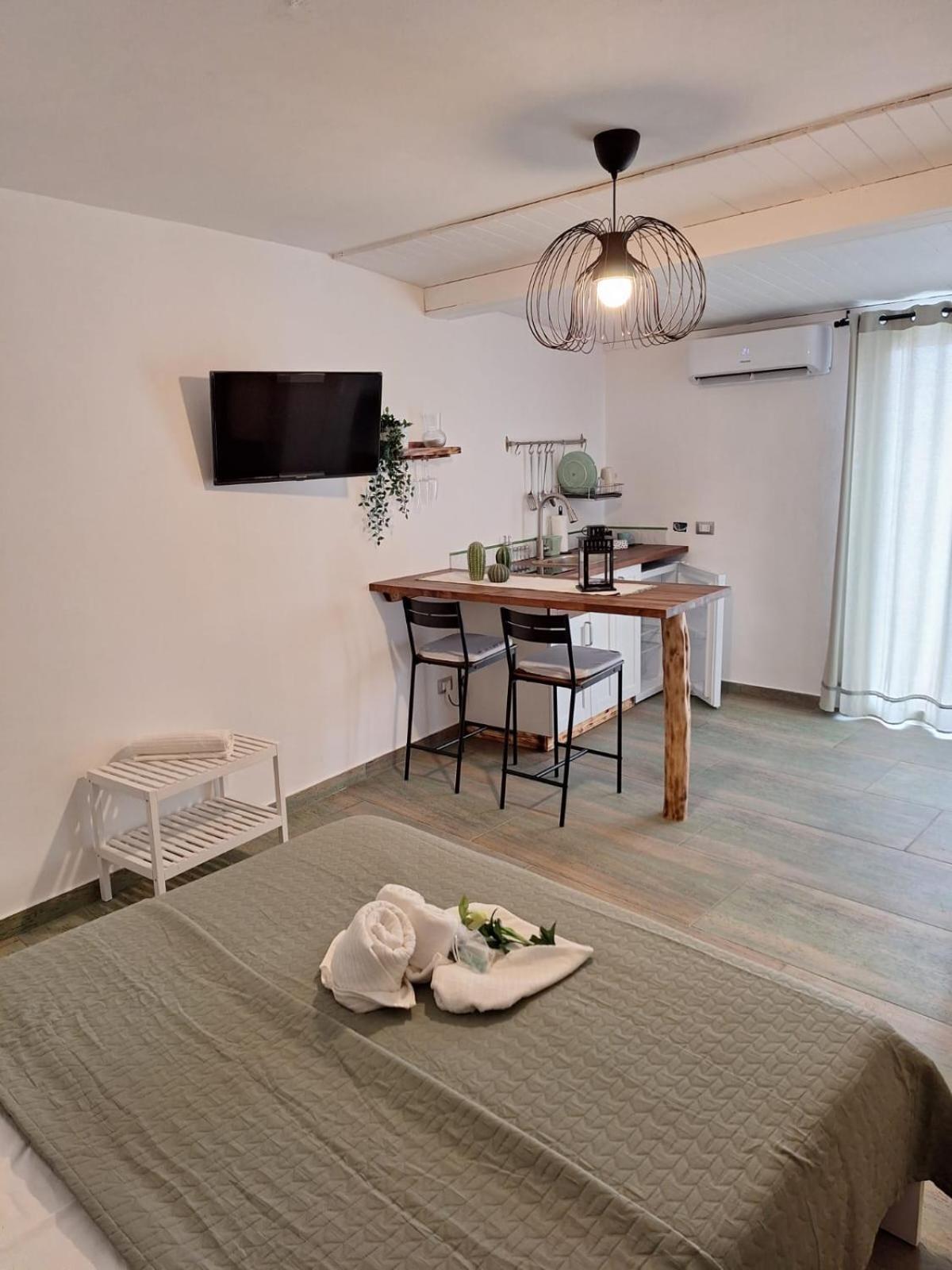 Casa Vacanze Green House تيراسيني المظهر الخارجي الصورة