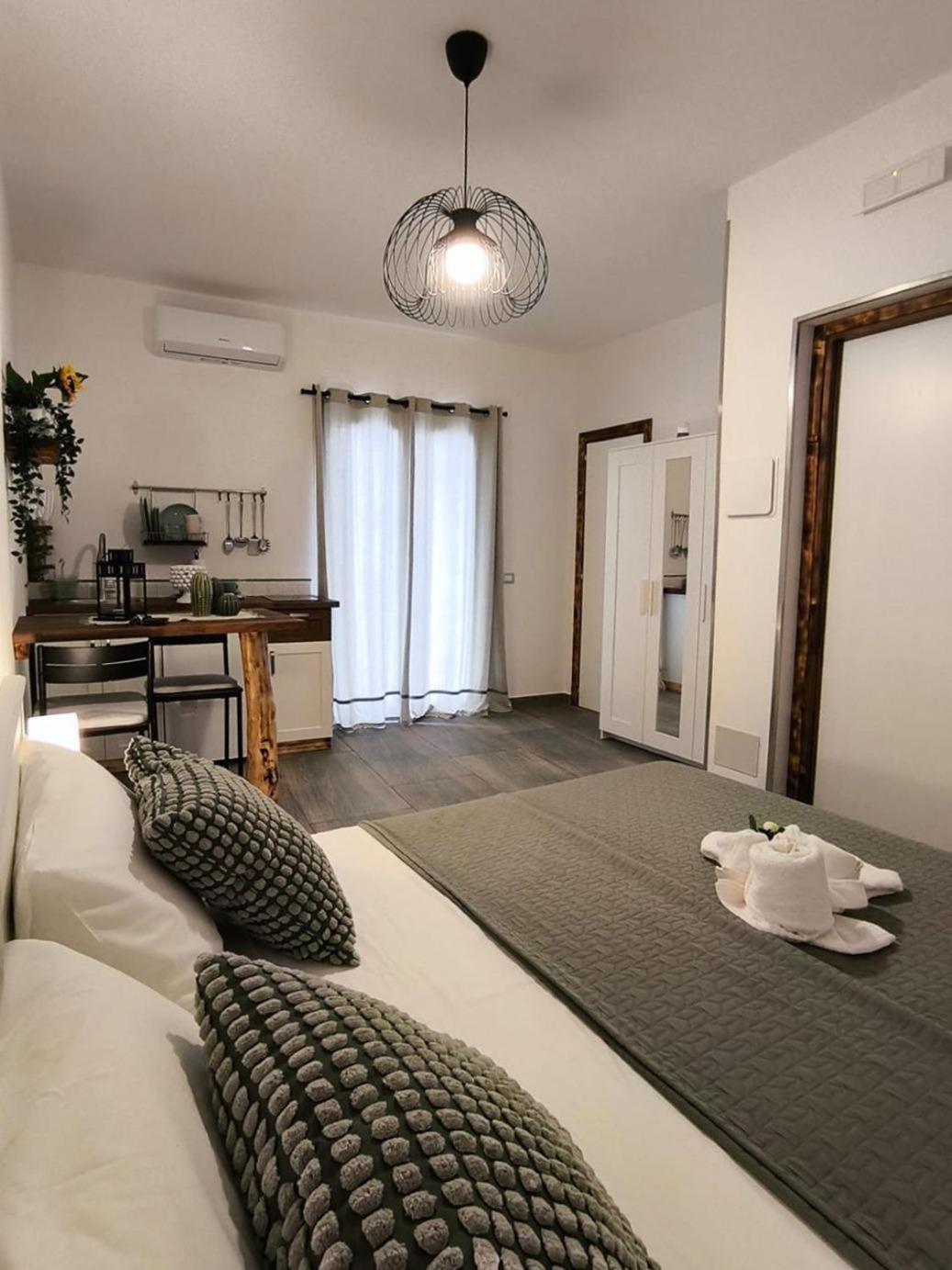 Casa Vacanze Green House تيراسيني المظهر الخارجي الصورة