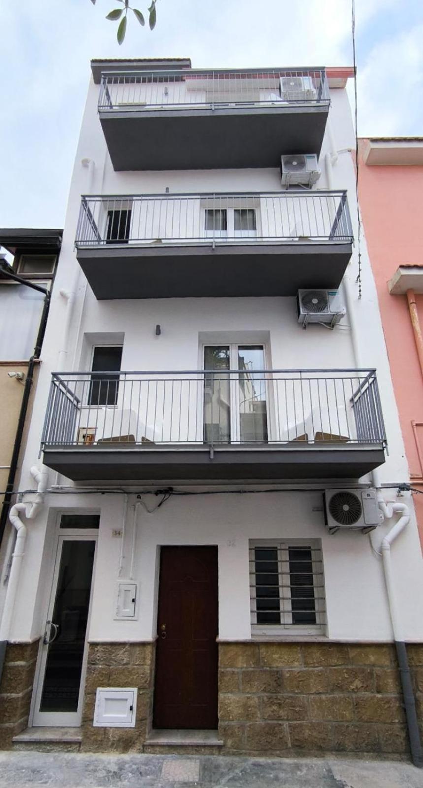 Casa Vacanze Green House تيراسيني المظهر الخارجي الصورة