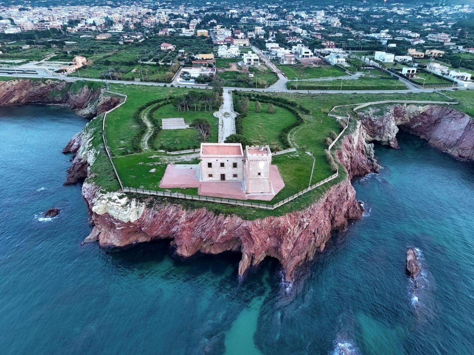 Casa Vacanze Green House تيراسيني المظهر الخارجي الصورة